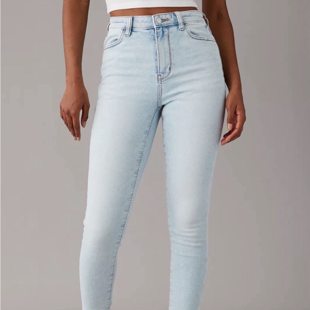 American Eagle Next Level Super High Waisted Jeggings, light wash size 8